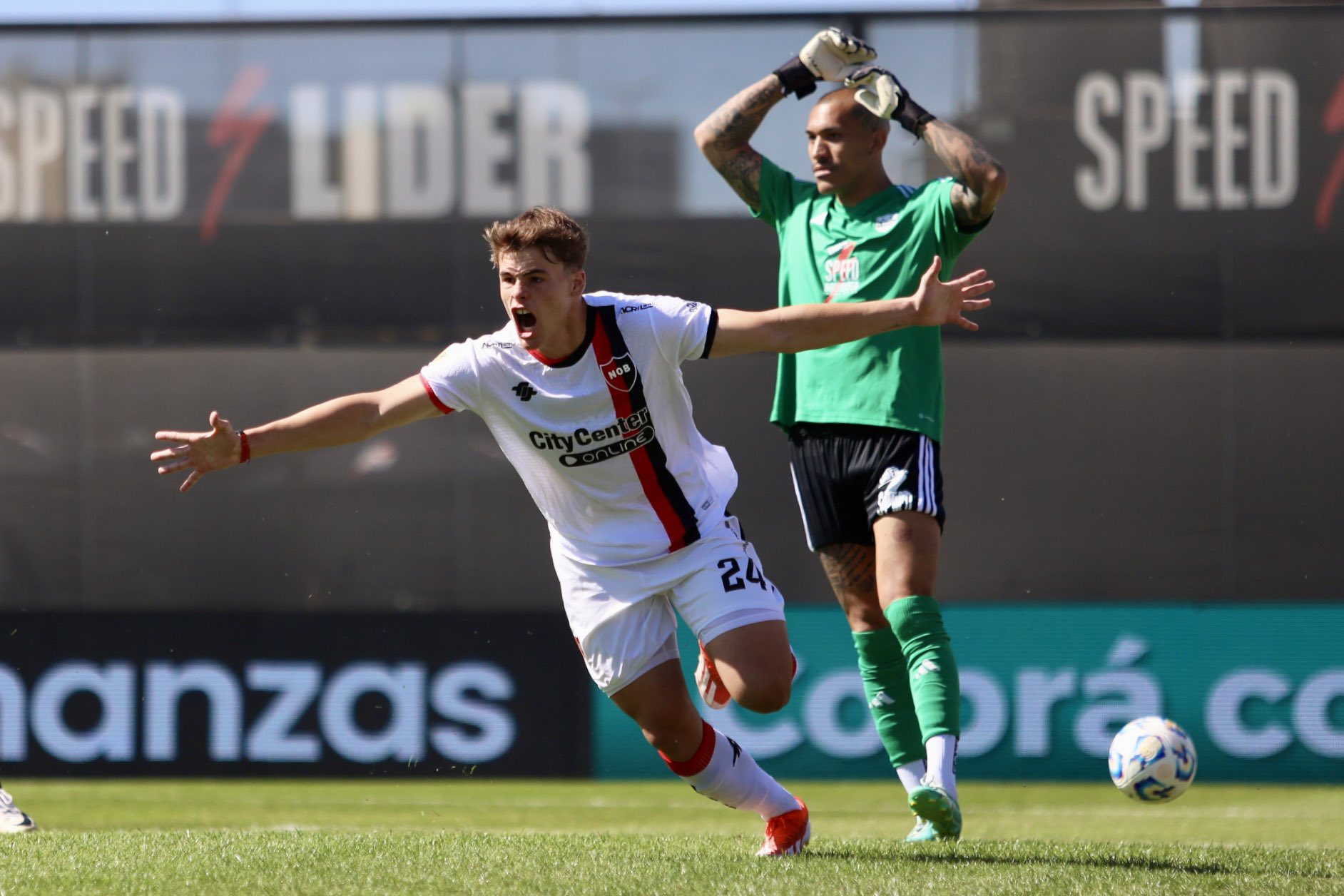 Con sello funense: Silvetti metió un doblete en el empate de Newell’s ante Riestra